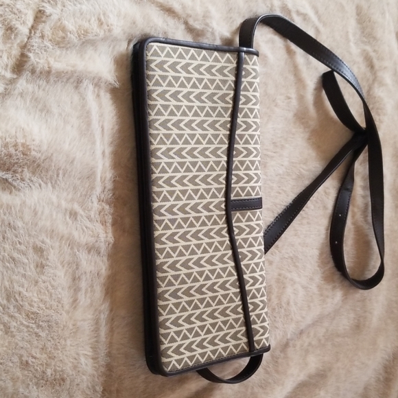 Michael Kors brown signature print clutch - Picture 5 of 5